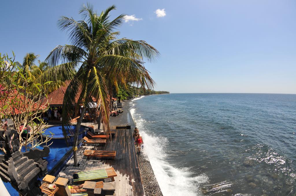 Paradise Palm Beach Bungalows And Dive Center Tulamben Екстериор снимка