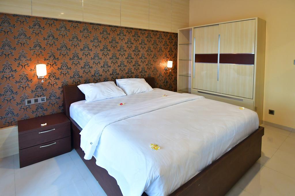 Paradise Palm Beach Bungalows And Dive Center Tulamben Екстериор снимка